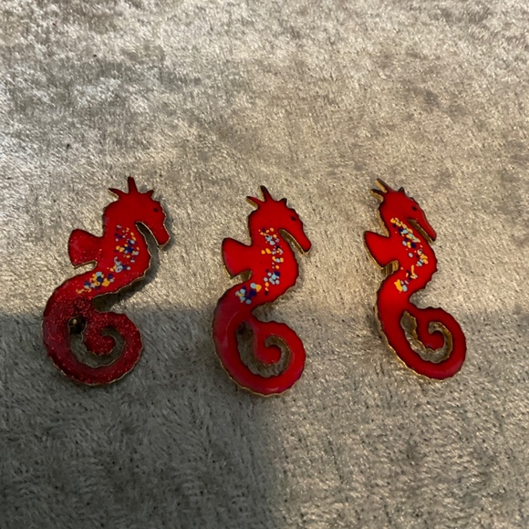 Vintage Red Seahorse Scatter Pins, Set of 3 - Picture 4 of 4